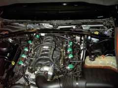 Dodge-Charger-57-Motorraum-Autogas.jpg